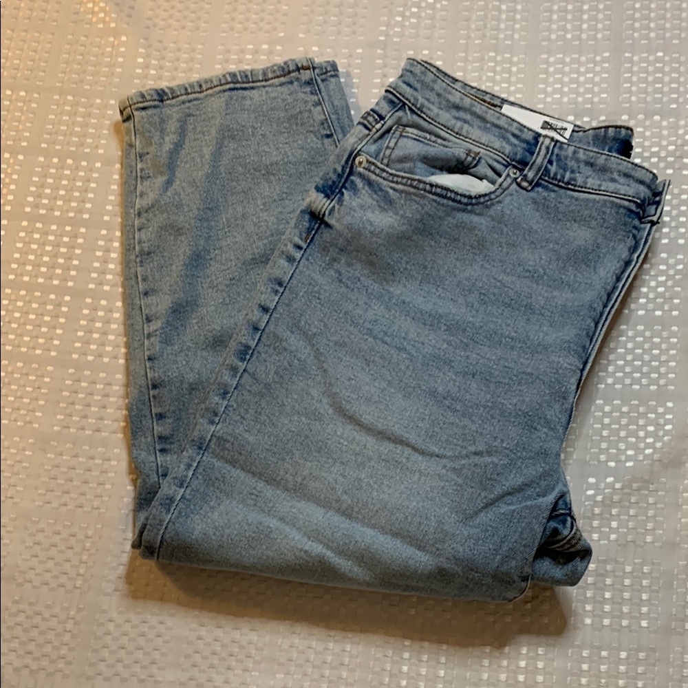 Joe Fresh Jillian Harris women’s plus size blue denim jeans, size 16W.